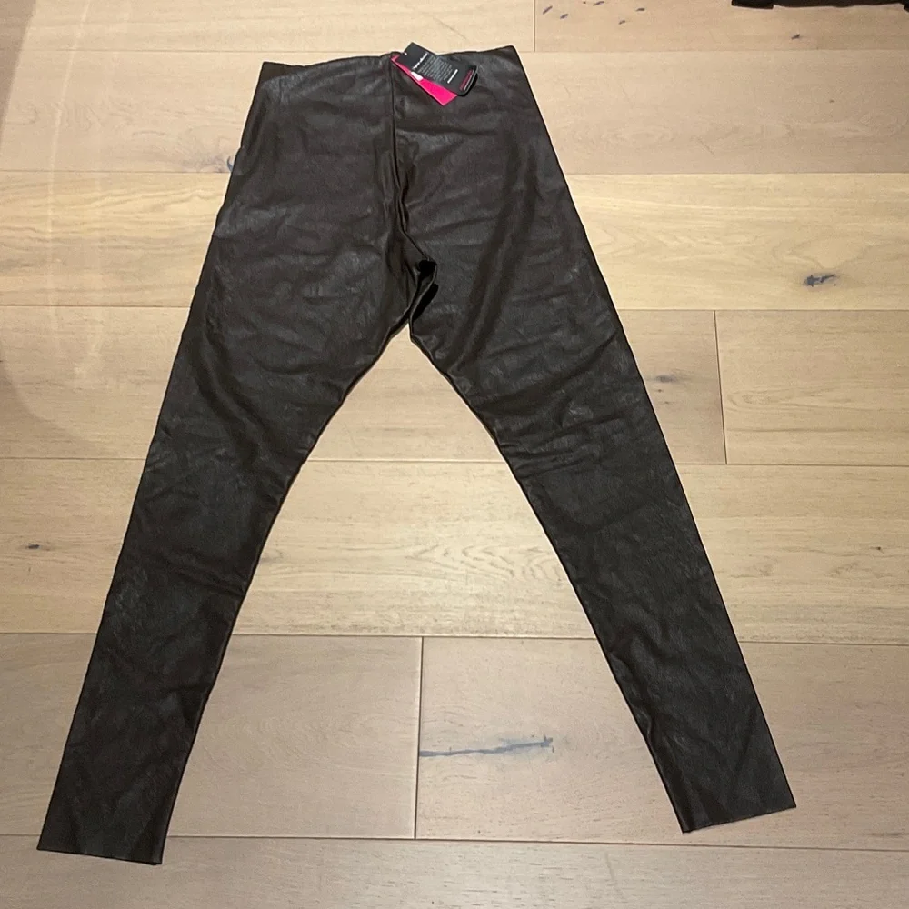 Commando Control Espresso Faux Leather Leggings NWT - Picture 8 of 10